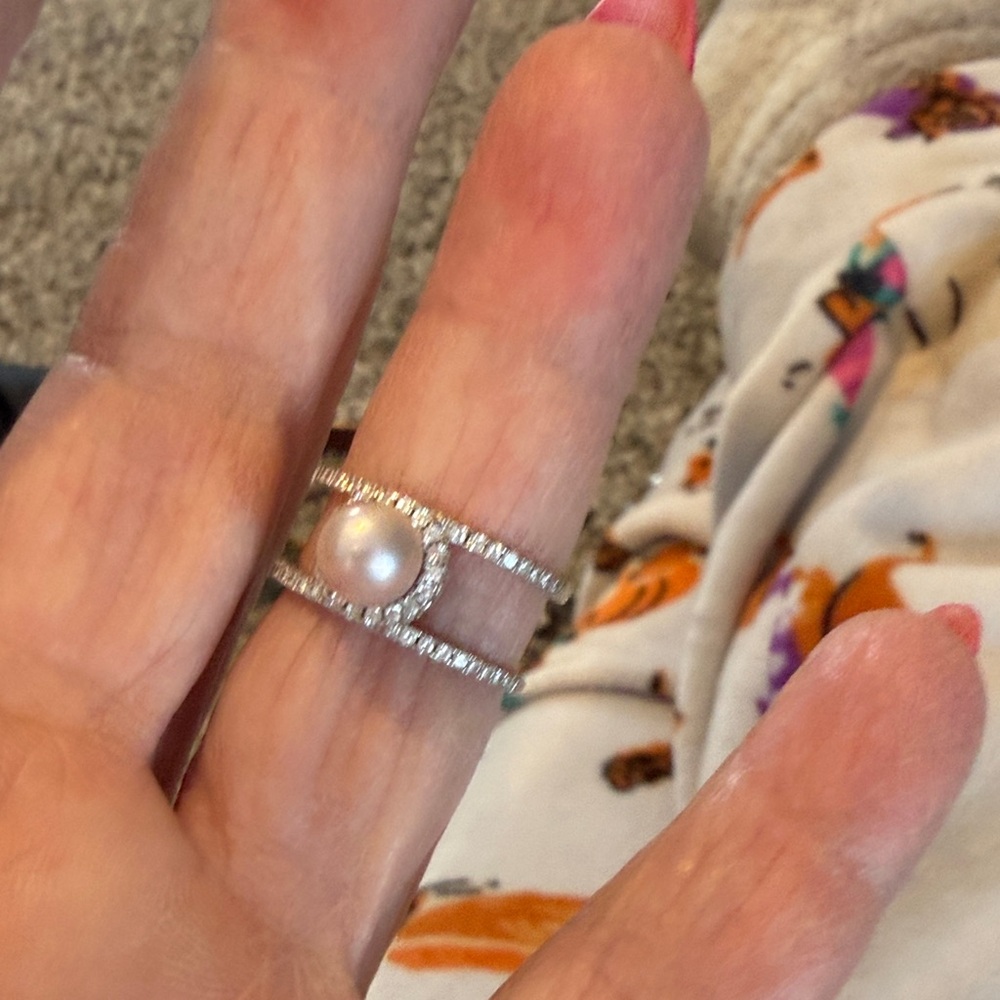 Vantel Pearls Sterling Silver and White Pearl Ring